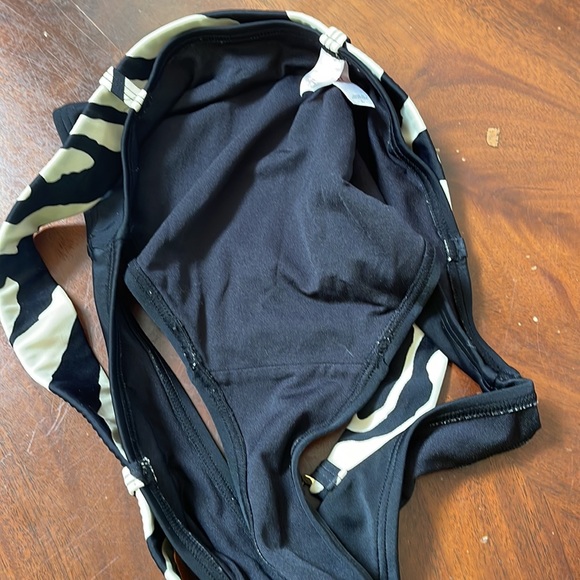 Victoria Secrets size large black with zebra belt bikini bottom - Picture 3 of 3